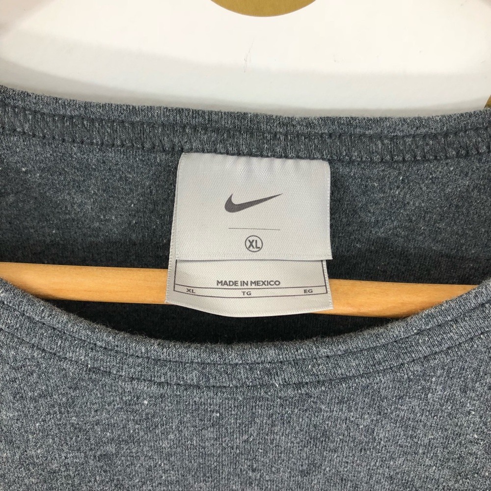 Nike “Move” Sweatshirt Gray Vintage Logo Crewneck - Picture 3 of 6